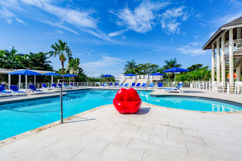 Swinger Nudists Resorts Viios - Hedonism II Review: What To REALLY Expect If You Stay