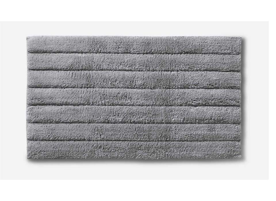 https://www.oyster.com/wp-content/uploads/sites/35/2020/03/plush-bath-rug-1.jpg